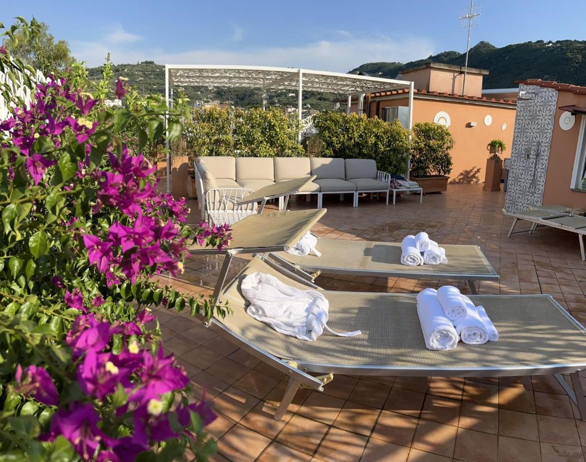 The Rooftop Terrace Double Private Bathrooms And An Equipped Roof Terrace Nocleg ze śniadaniem *